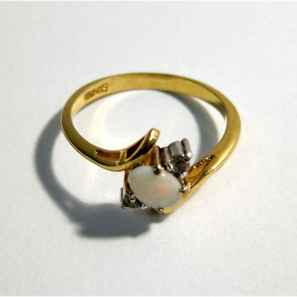 18K GE Gold Plated Ring with Opal & White Cubic Zirconia - Picture 3 of 8